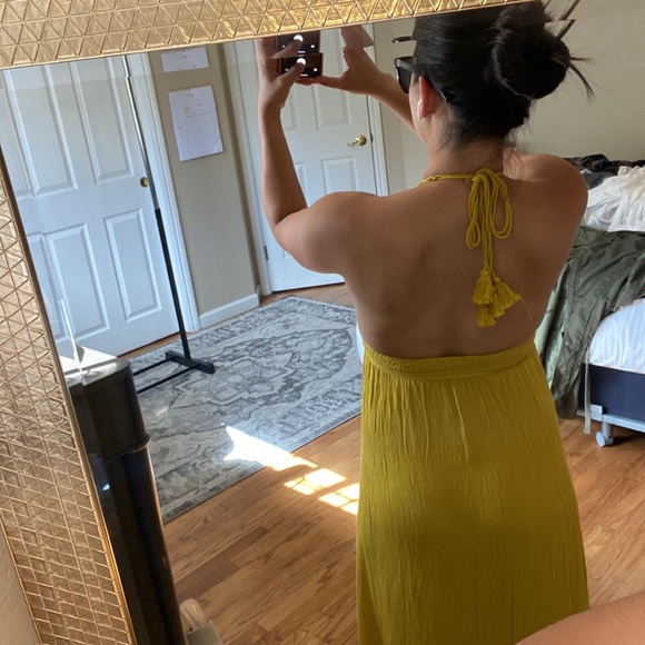 Forever 21 halter backless yellow floor length dress size XS - Picture 3 of 4